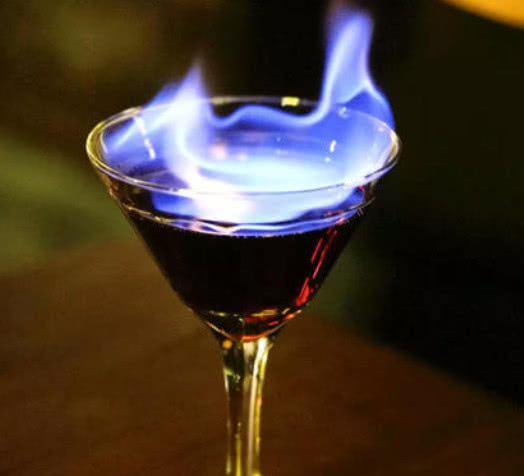 女生去酒吧千万不要喝这几种“失身”鸡尾酒