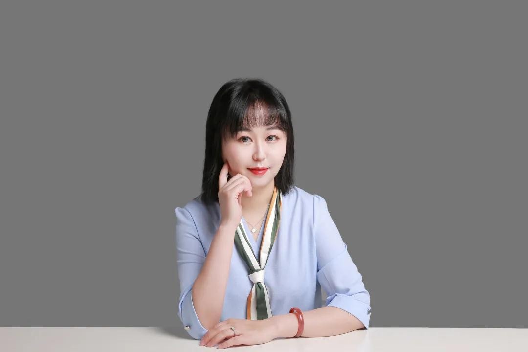 刷屏央视《新闻联播》！这9位“女神”火了：来自同一所大学，毕业又干了同一件事！