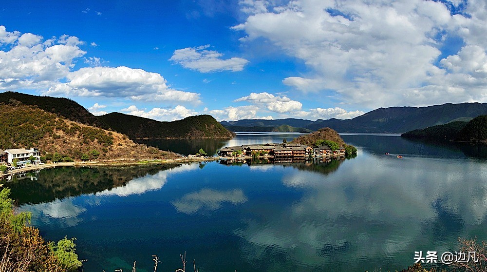 里格半岛，犹如一颗璀璨明珠镶嵌在泸沽湖上