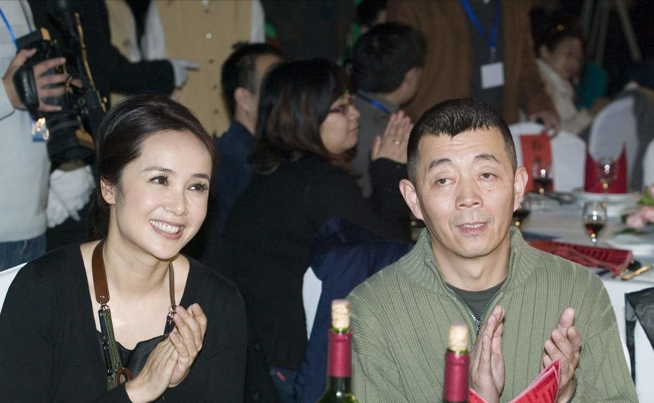 蔣雯麗:多次鬧緋聞的丈夫,像個巴掌打在她臉上,31年婚姻有苦難說