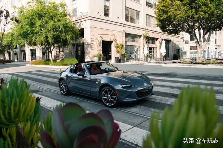 2020年马自达MX-5 MIATA RF敞篷版:经济实惠的小型双门跑车