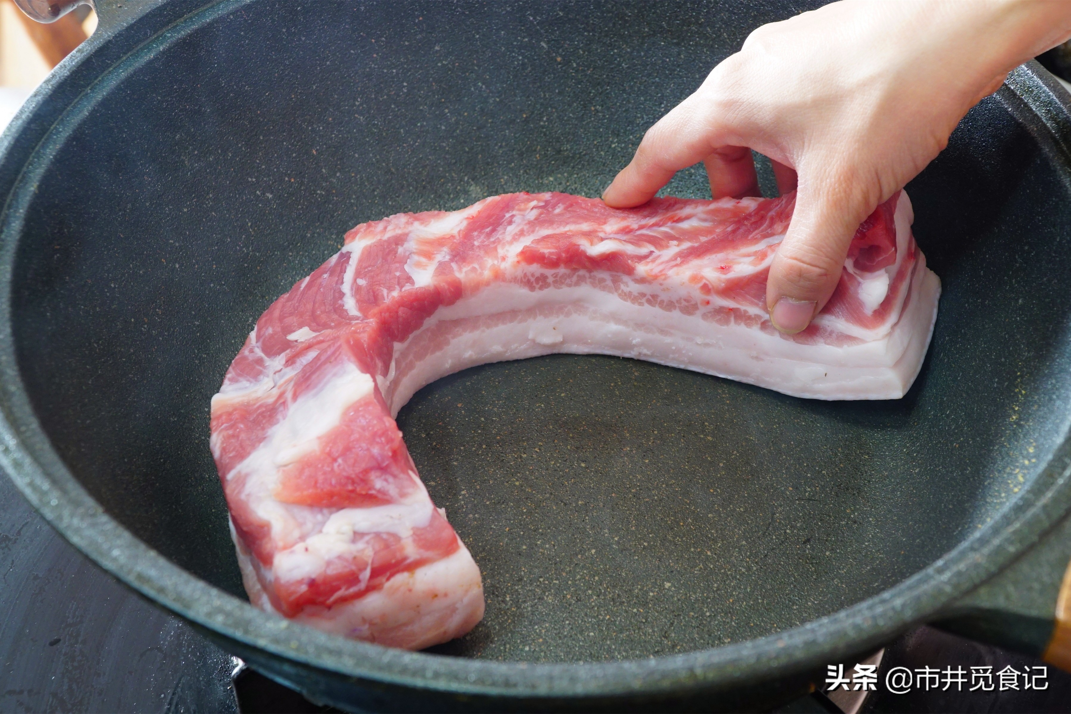 红烧肉高压锅（巧用高压锅做红烧肉酥烂红亮）