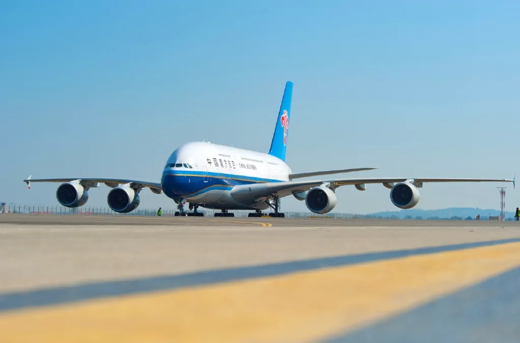 南航逆市盈利“靠会计”？真相是……