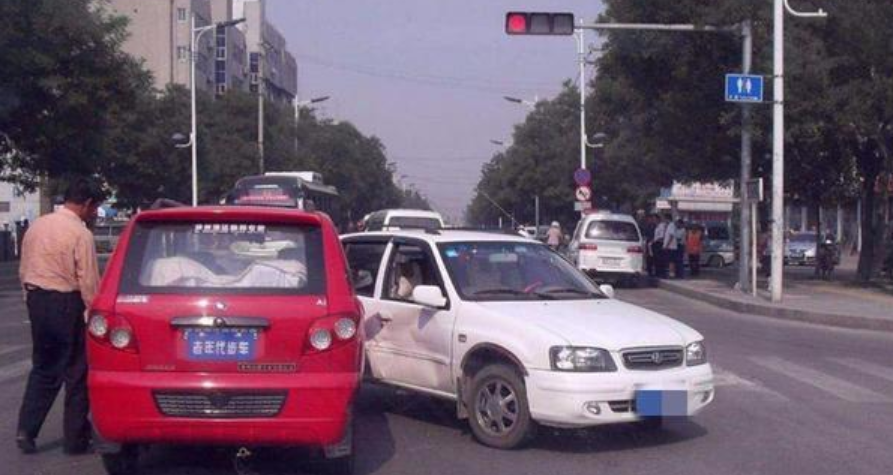 哪些电动车要驾照？电动车有4种驾驶证，如何持证才能合法上路？