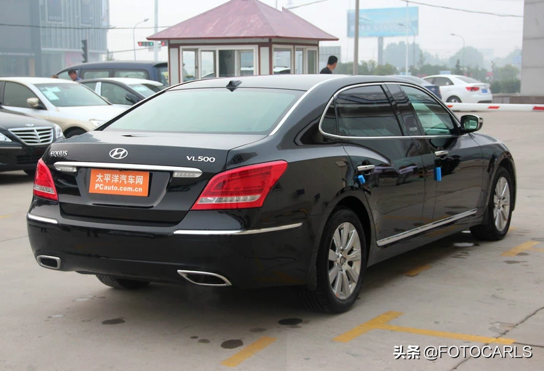 128万总统座驾，现代雅科仕5.0L V8旗舰实拍，网友：差红旗太多了