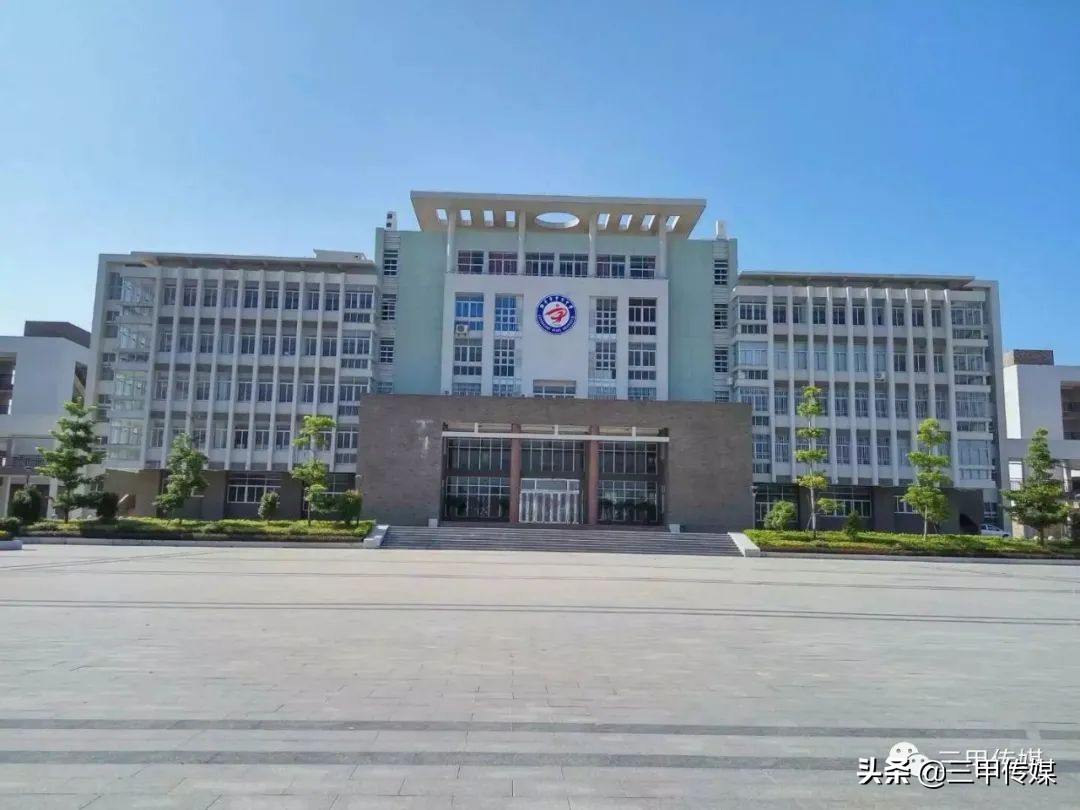 陆丰市甲子中学(陆丰市甲子中学简介)_04447排行网