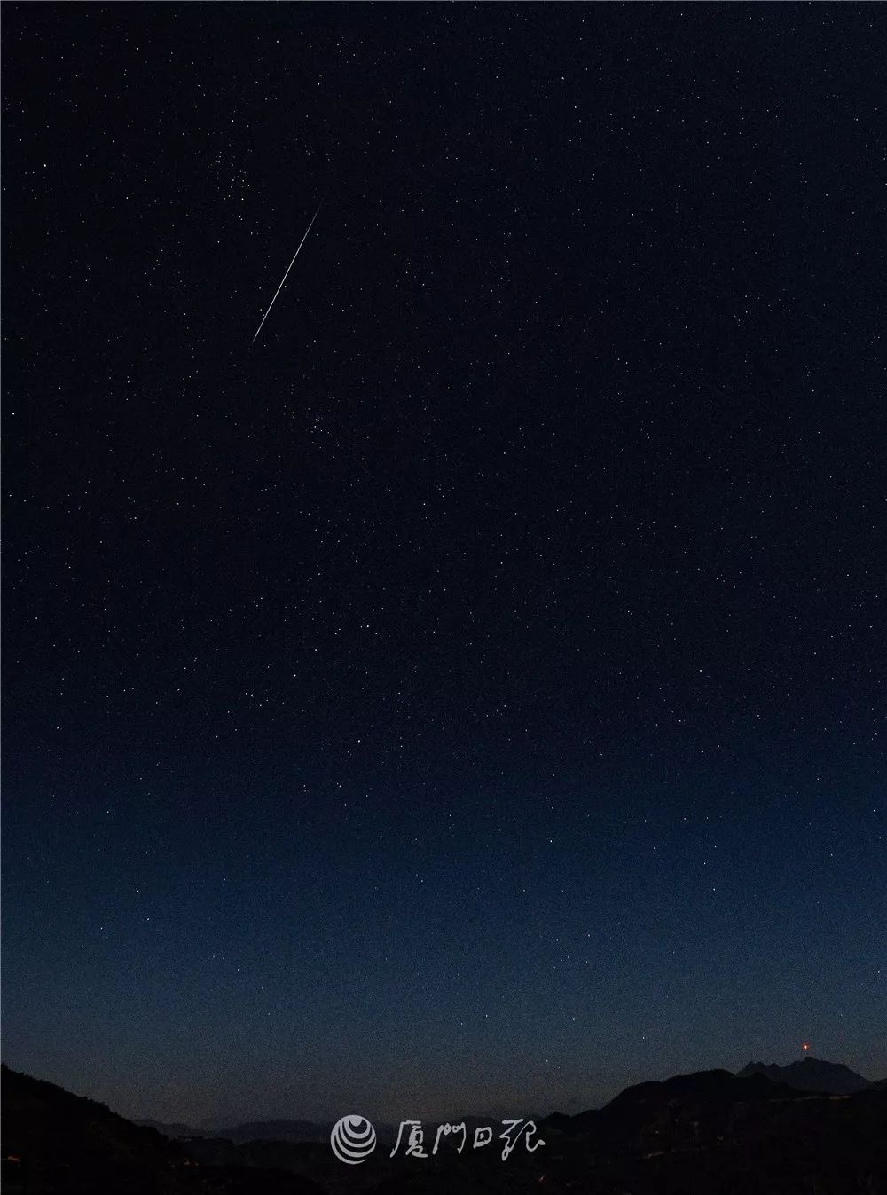 高清美图！流星雨“绽放”厦门夜空！晴好天气继续，冷空气也在路上