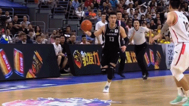 nba远投为什么不打板（上海小哥深夜练习抛锅，背后是CBA年轻球员最缺少的东西）