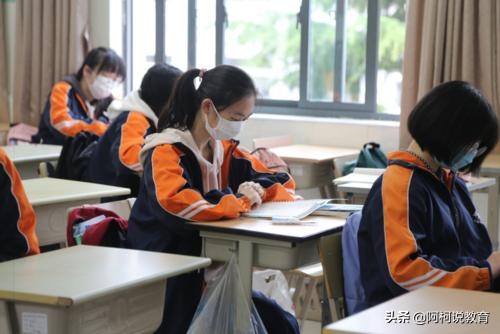 学霸查询高考成绩0分！父母伤心欲绝，老师却表示：清华北大稳了
