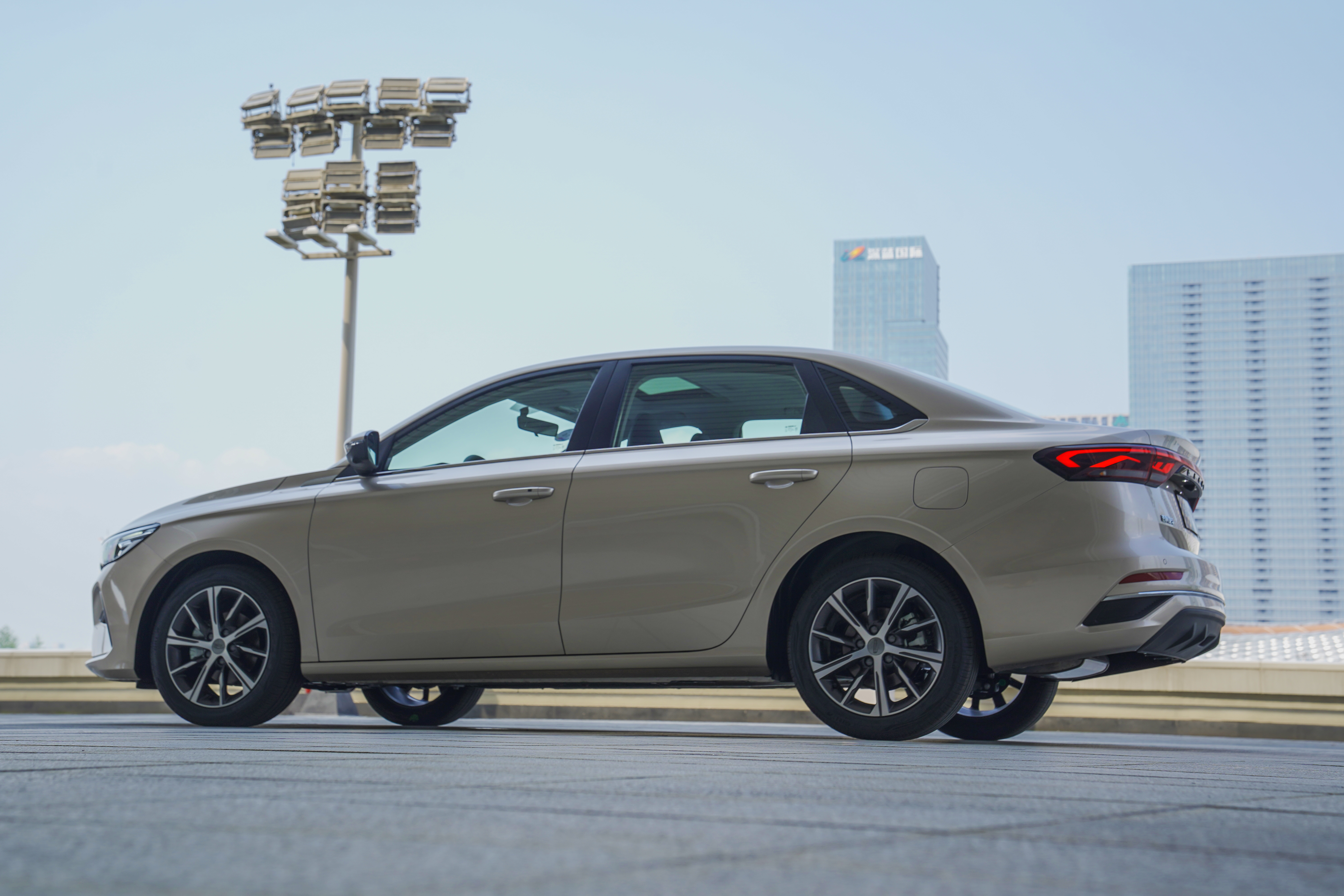 99万元起,吉利新一代帝豪9月29日亮相,竞争长安逸动