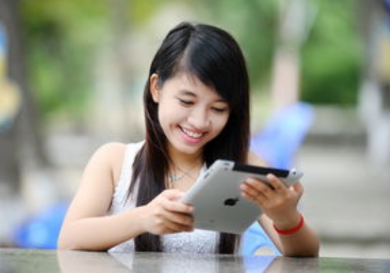 “摆地摊”都允许了，教师“有偿补课”也不远了，这些人可不赞同