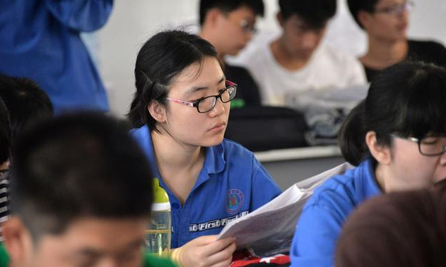 江苏省35名学霸被清北录取，28人来自同一中学，真是可喜可贺