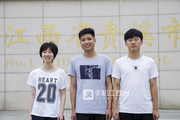 采访鹰潭市高考理科第一名毛杨泽文