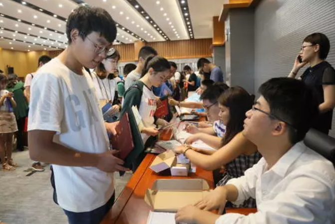 顶尖名校“中科大”考研爆冷，263分就能进复试，考生成功捡漏