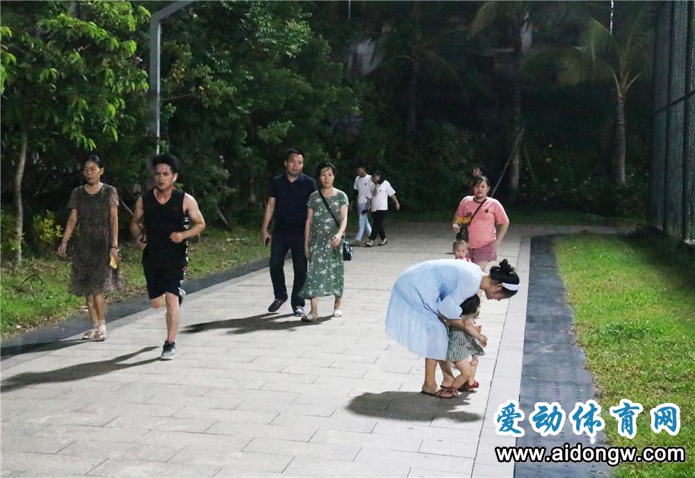 海口猎豹足球场（海口头铺村休闲公园猎豹足球场翻新改造开业）