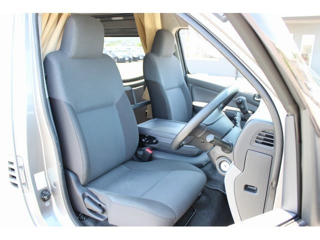 日产nv350面包车改装床车案例