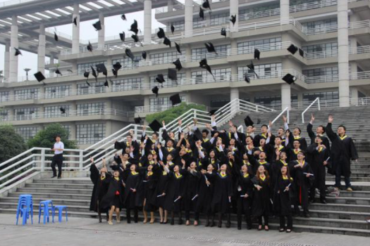 大学毕业后才发现，省外就读和省内就读差别大，幸亏当初没选错