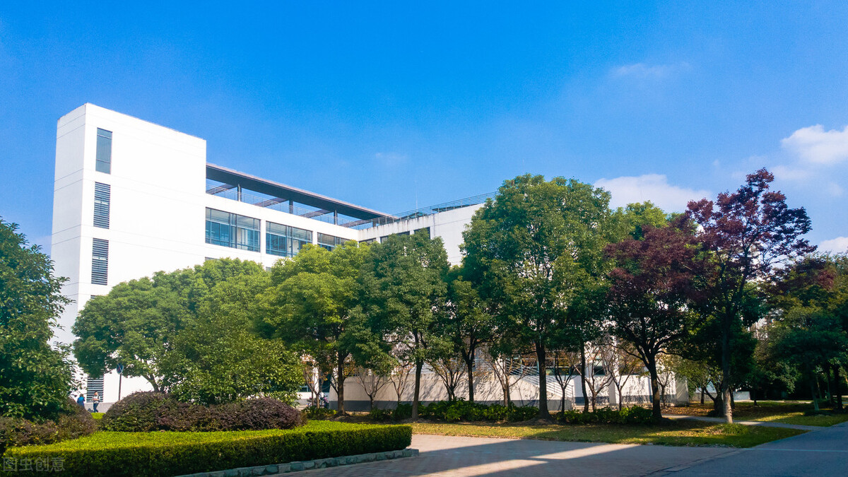 被名字“坑了”的四所大学，实力“个顶个的牛”，但看名字很一般