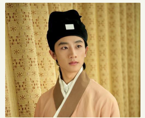 遭张艺谋忽悠，被传傍蒋雯丽上位，“狠人”黄轩的粉红成名史