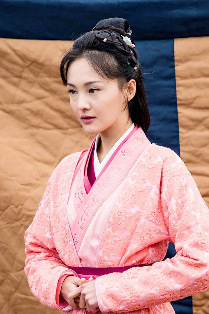 极品女士第三季郑爽的角色(娱乐圈频频热搜人物,了解"郑爽"传奇经历第