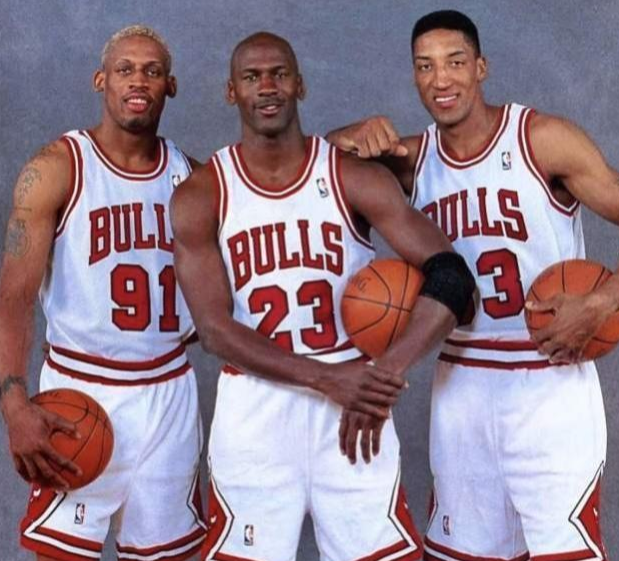 乔丹时代的公牛队员(皮蓬,罗德曼都是巨星,90年代就属公牛阵容最豪华