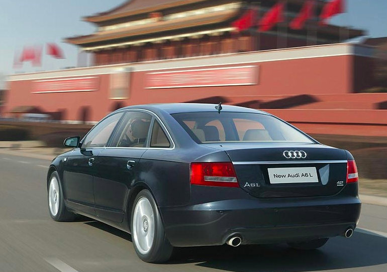 奥迪A6L后排座椅布局详解：豪华行政级轿车后座空间解析