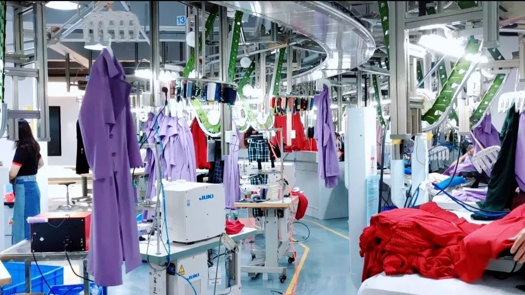 一家女装品牌的公司，IT部门有133个人，传统服装不再传统