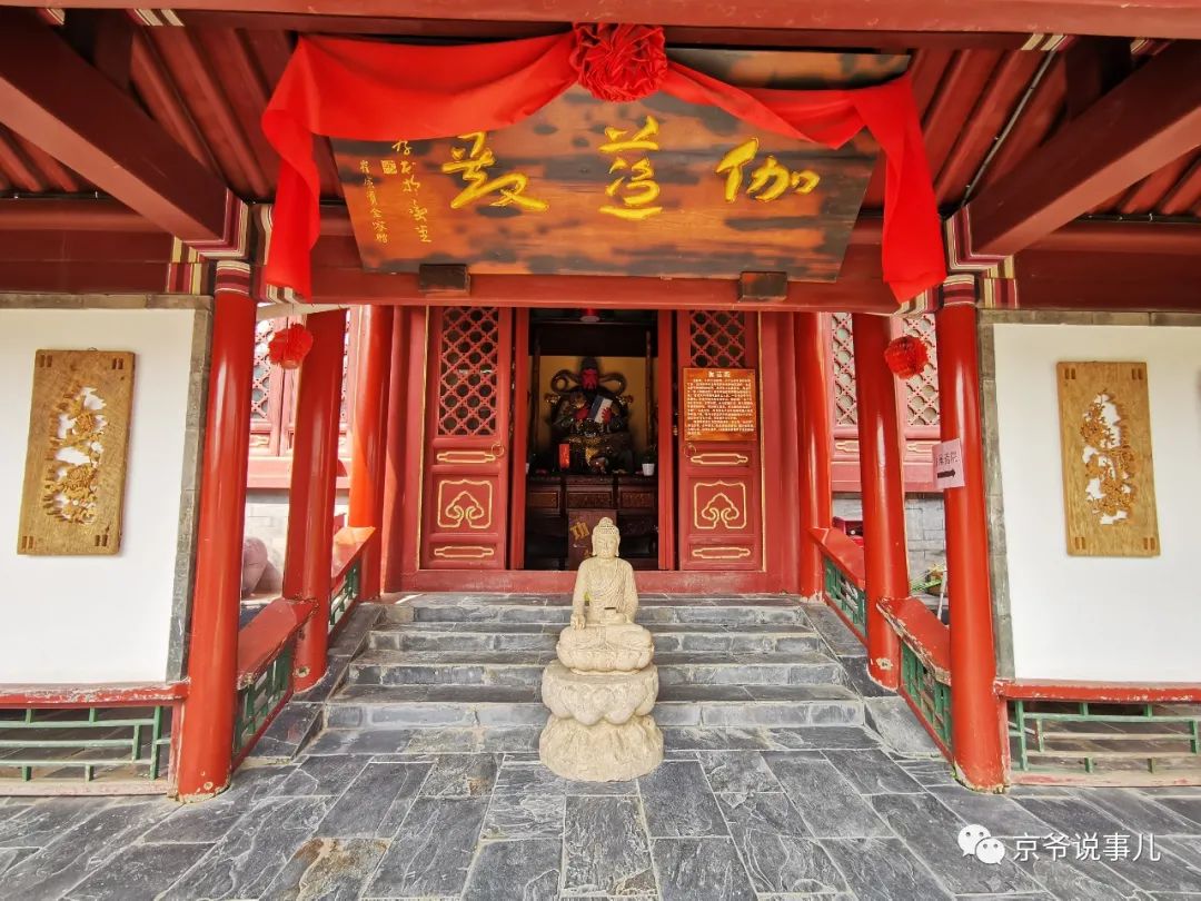 造型夸张,佛像诡异的千年古寺——白瀑寺