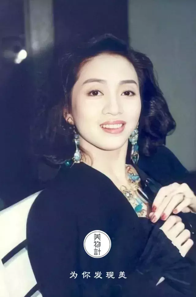 好听的粤语歌曲排行榜：陈奕迅《浮夸》，容祖儿《小小》，Twins《下一站天后》等。