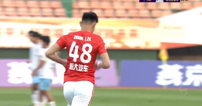 中超為什么不讓用外援門將（中國足球又1奇景！中超門將替補登場踢后衛(wèi)，外援中衛(wèi)卻上不了）