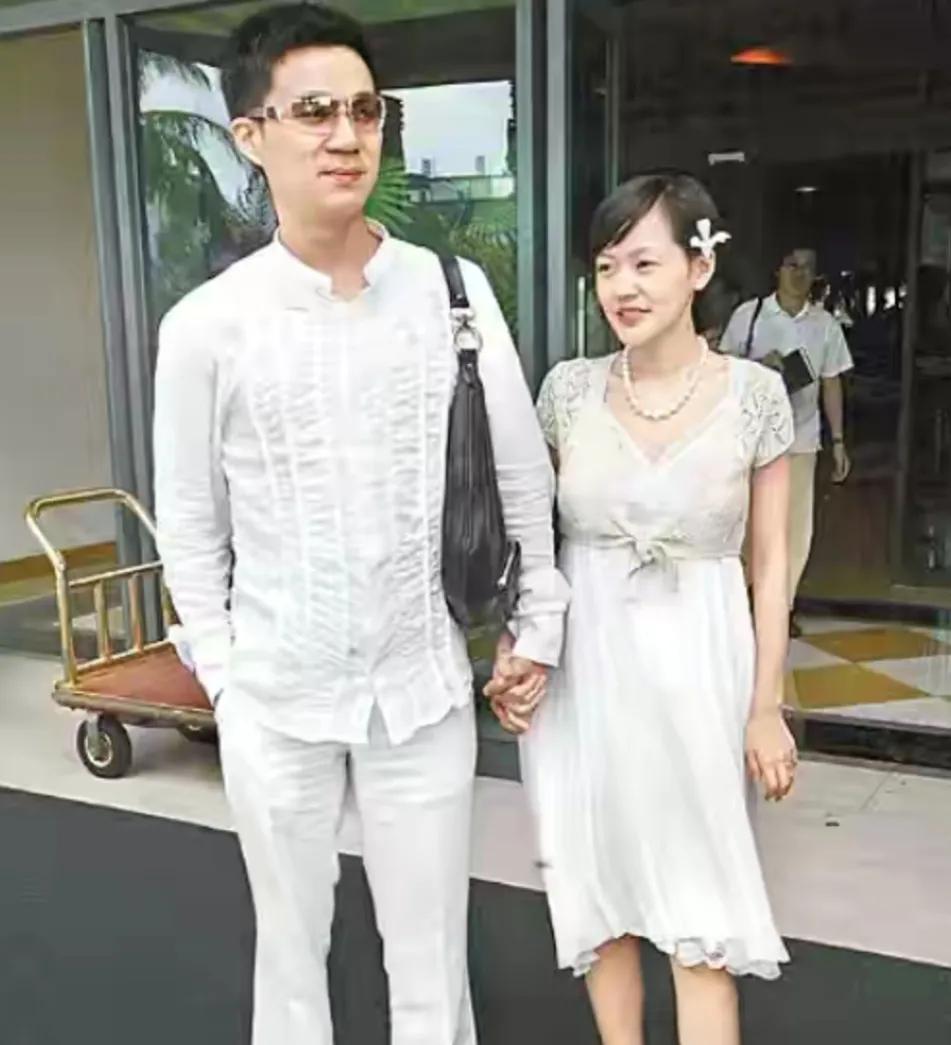 “护夫达人”小S的婚姻：哀其不幸，怒其不争