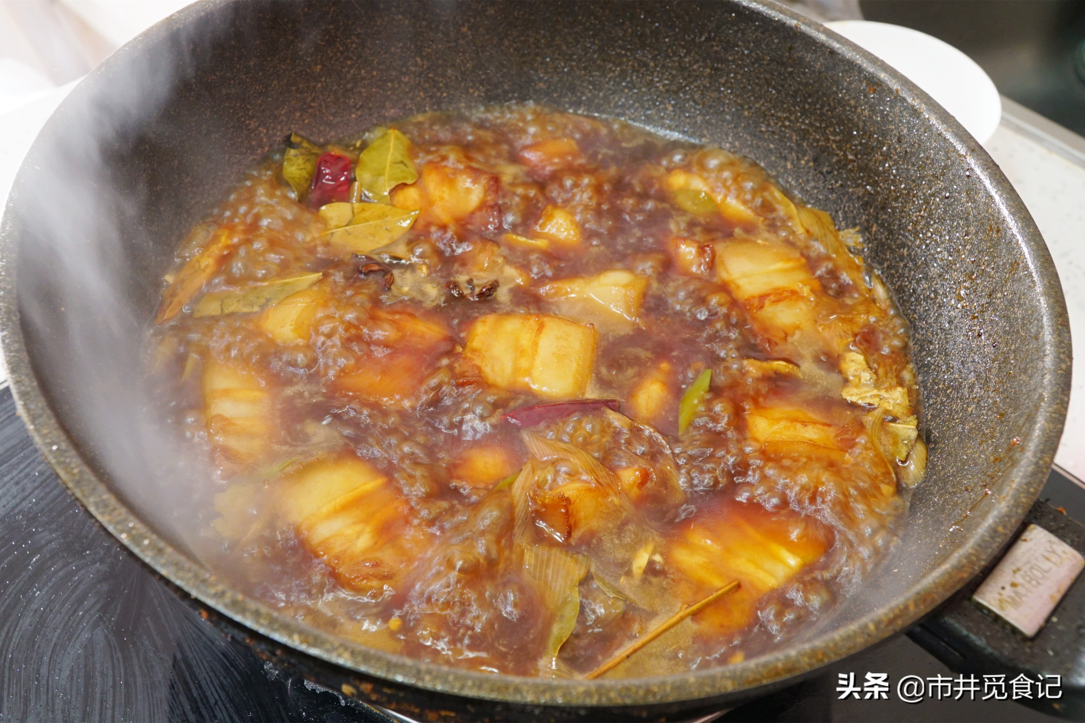 红烧肉高压锅（巧用高压锅做红烧肉酥烂红亮）