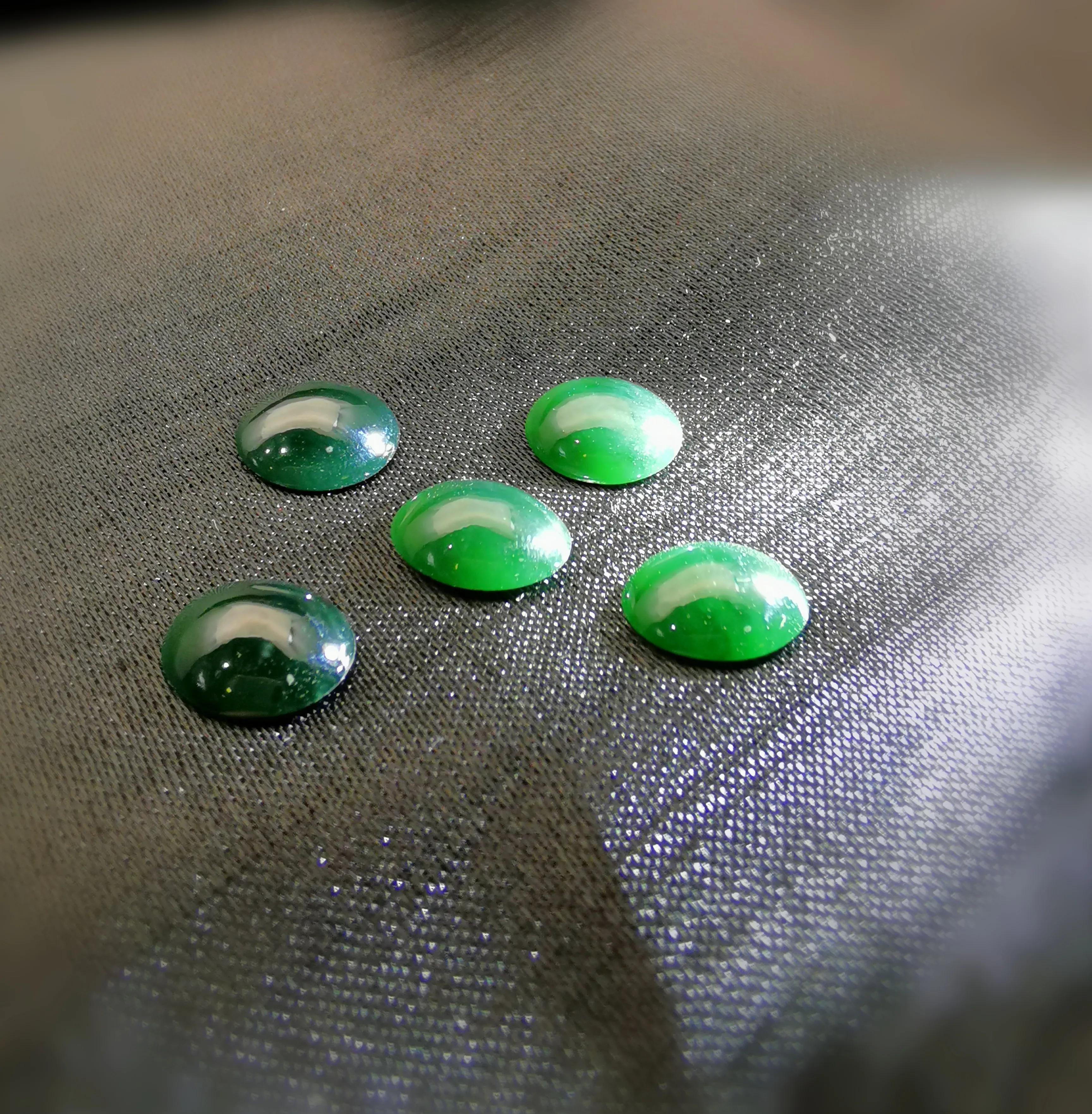 翡翠蓝水蛋面，镶嵌手链或者戒指都是绝美，询价有惊喜