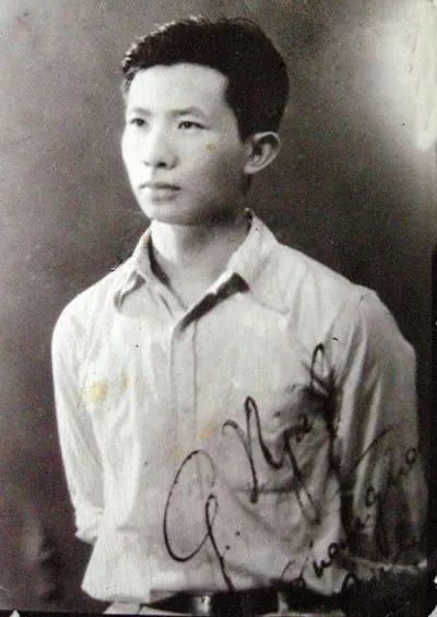 国歌创作者聂耳：16岁一举成名，却两次上逮捕名单，23岁溺亡异乡