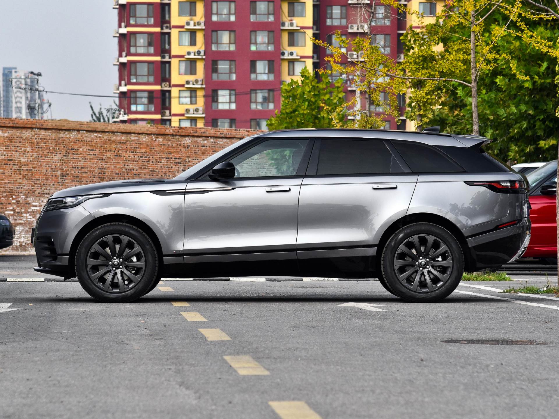 起售55.8万元，就能将大路虎开回家，还是四驱的，实拍揽胜星脉