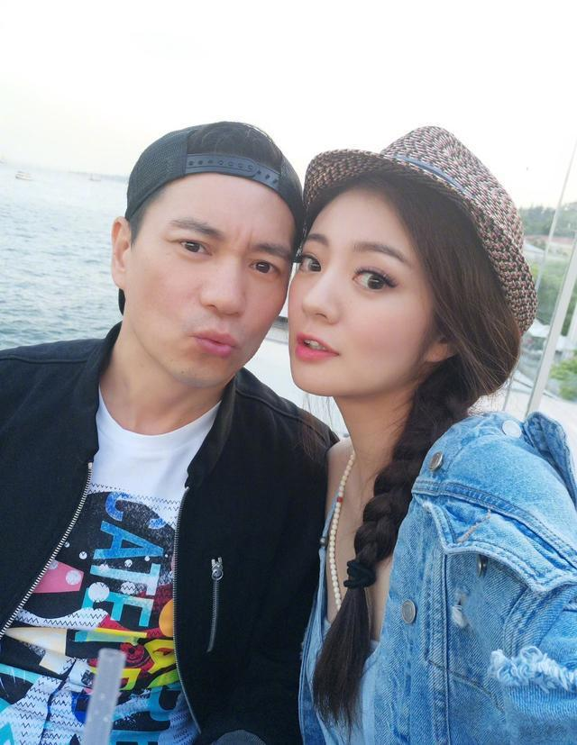 安以轩晒结婚4周年,喜收46万奢华钻戒!汪小菲大s曾参加其婚礼