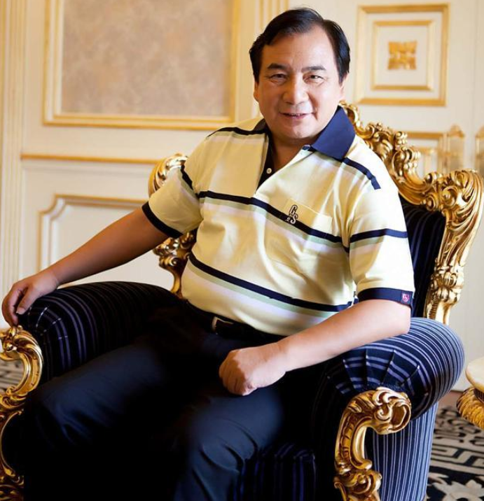 京A00001车主是谁？“北京首富”李晓华，中国第一辆法拉利拥有者
