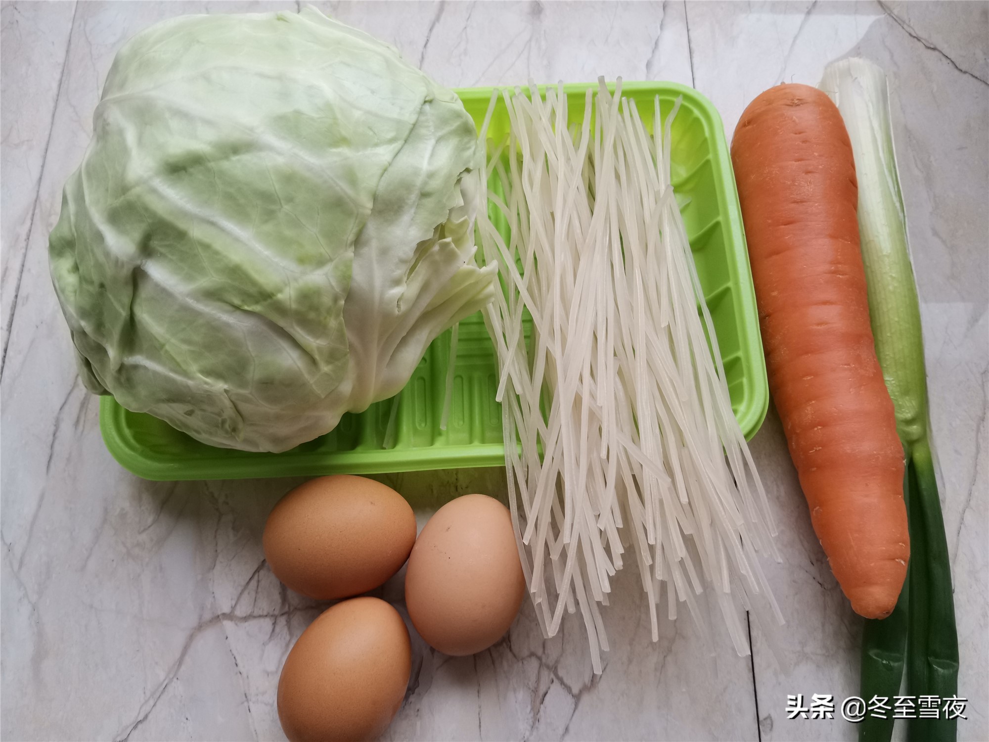 卷心菜包子馅怎么做好吃（包菜和这三个食材做包子贼好吃）