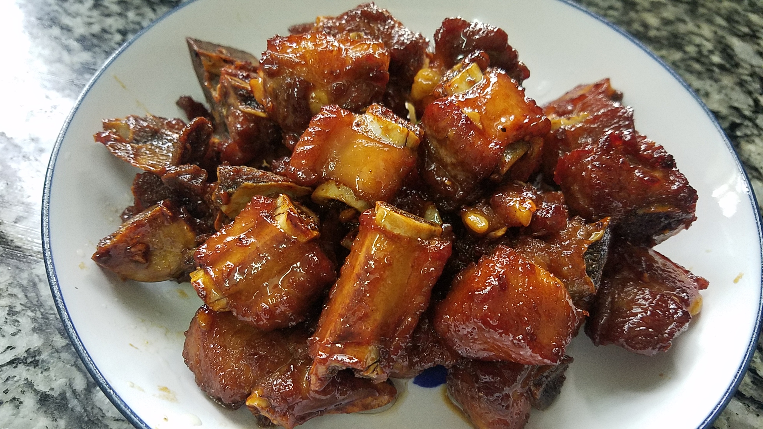 图片[1]-【蒜香蜜汁排骨】做法步骤图 营养解馋又美味过瘾-起舞食谱网