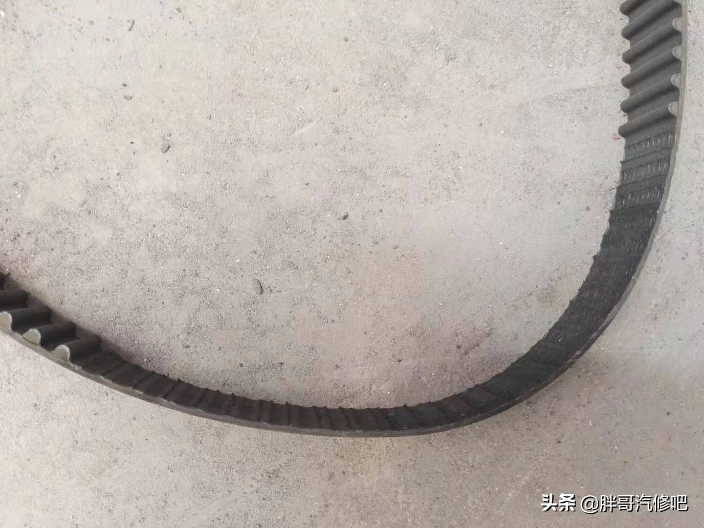 不及时更换正时皮带的后果，离合片惨不忍睹