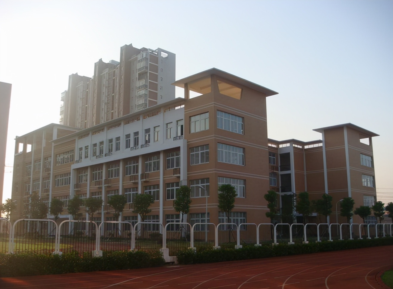 不知道本部好还是分校好？看完这个你就知道了。（下）