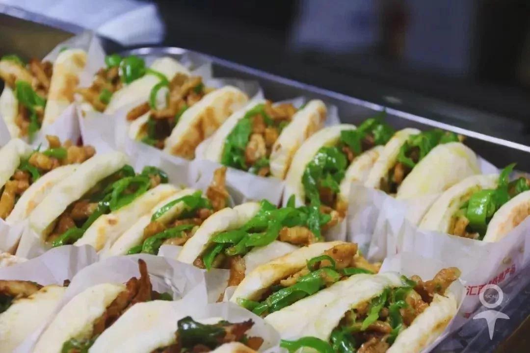 餐厅配备钢琴，三大校区美不胜收，还是西游记拍摄地！四川这所高校让人心动