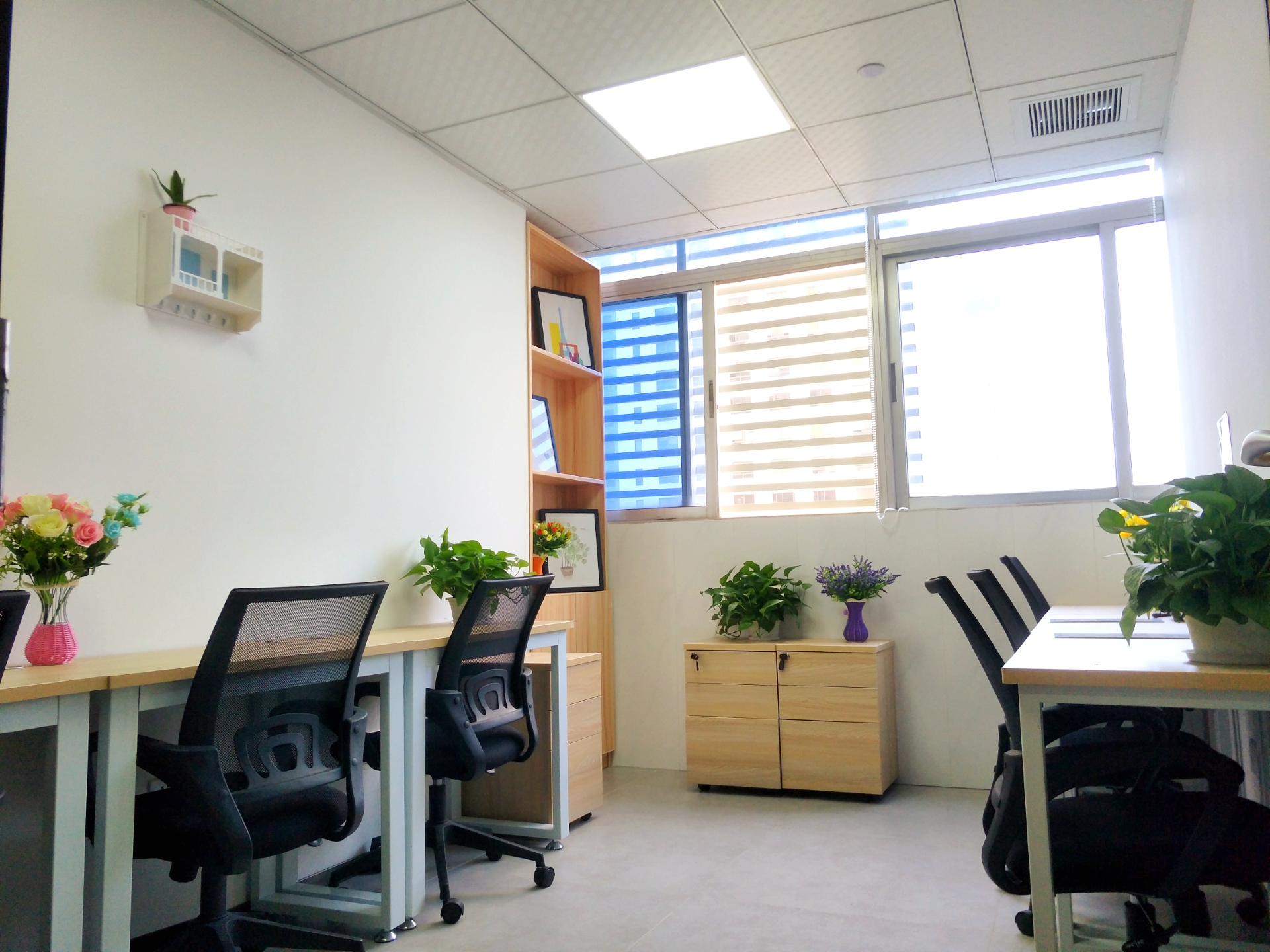 出租福田华强北办公室，有红本凭证/租赁合同/低至1380