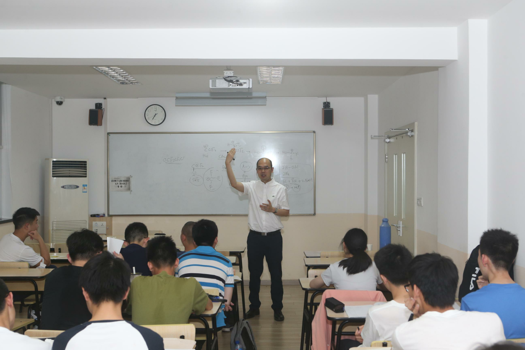 复附、上中、华二、七宝...全国116所重点高中校长将来复旦开会！将启动“复旦大学-中学学术实践基地项目”