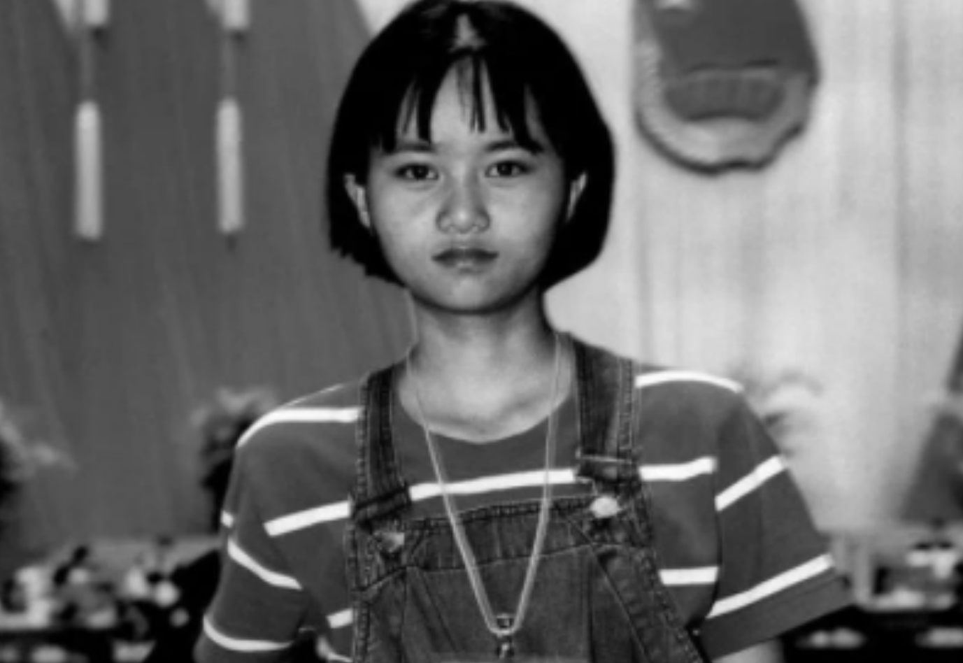 29年前的大眼睛女孩苏明娟，一张照片改变命运，后来成副厅级