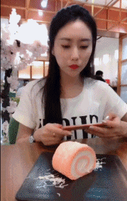 来打羽毛球是什么梗(“只有将亮度调亮，才能看懂的梗！”细节决定成败)