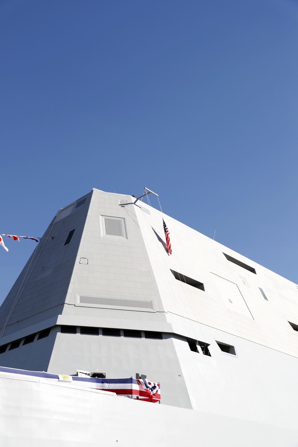 科迪亚克级战舰(复古与科幻共存 21世纪的大舰巨炮 ddg1001 110多图)