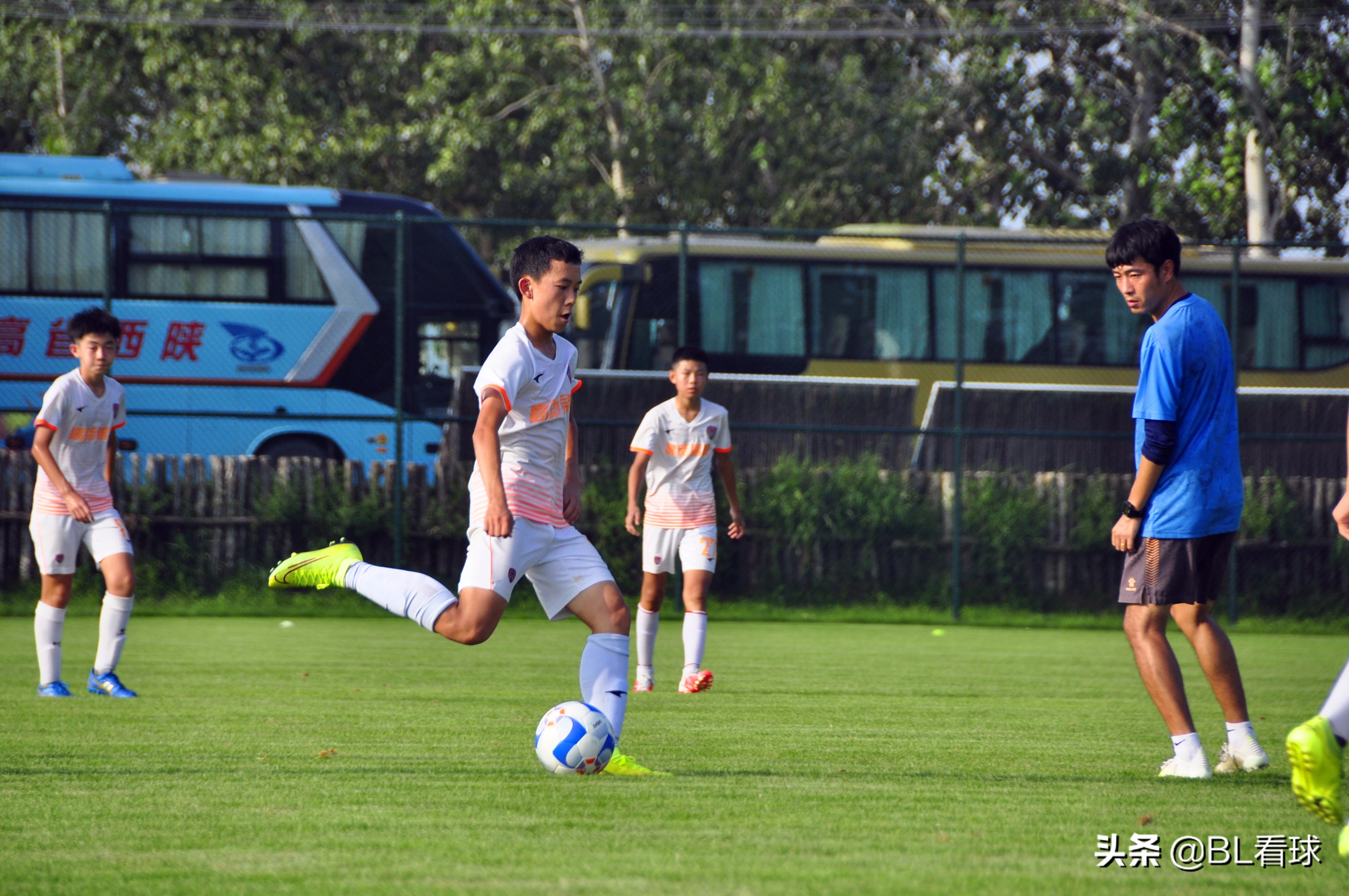 西安易联足球俱乐部直播（省运会4强，提前相遇并进行了一场友谊赛）