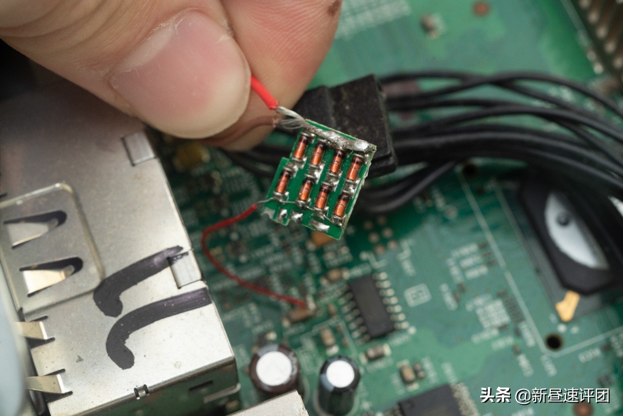 XBOX360拆解修复：我在厨房解决了万年诟病的三红问题