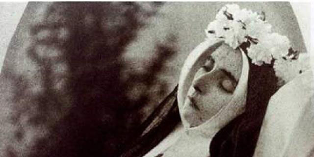 法國睡美人：生前被稱圣女，歷經140年，容顏尸身不朽